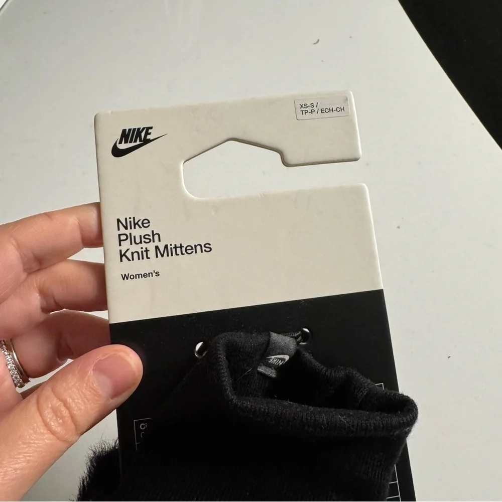 NWT Nike plush knit mittens black white swoosh gloves